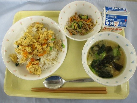 たまごいっぱいの開花丼です。