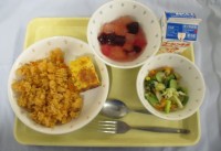 彩りのよい給食になりました。