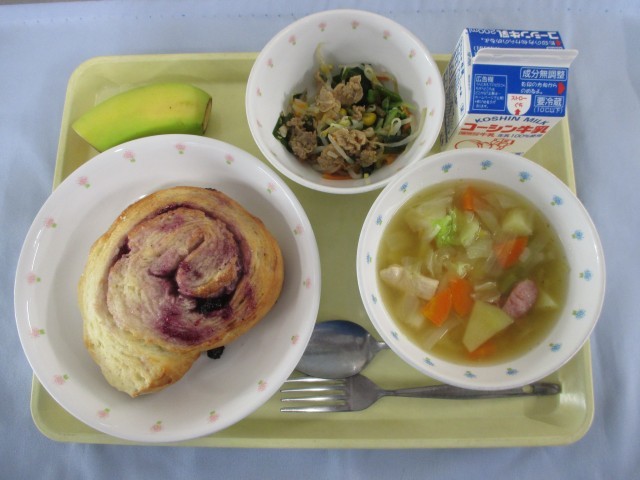 ボリューム満点の給食です