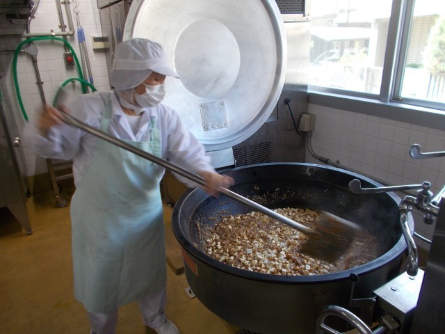 麻婆豆腐を作っている様子