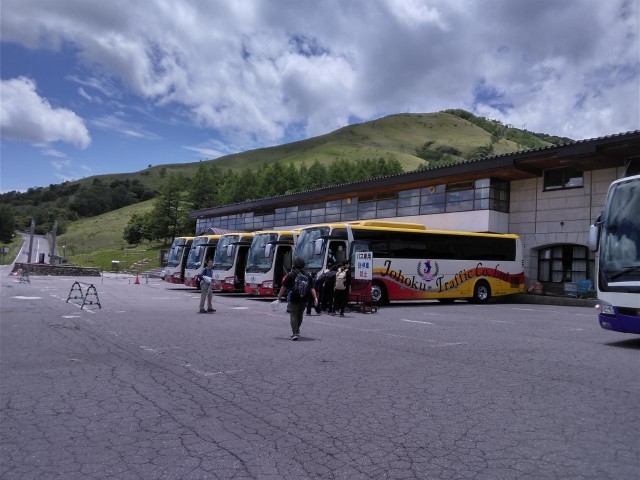 バスは3号車です