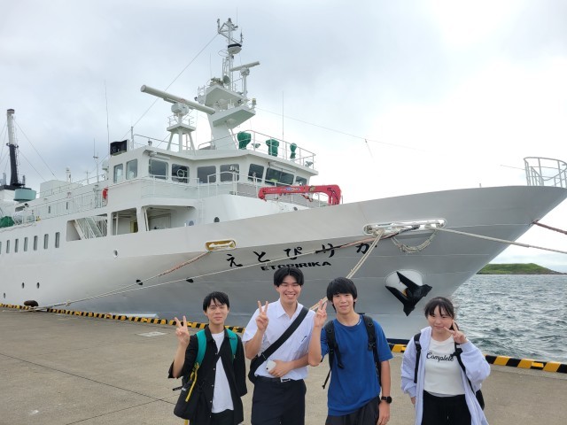 えとぴりかをバックに記念写真