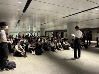 東京駅にて出発式