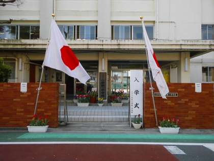 入学式正門の様子